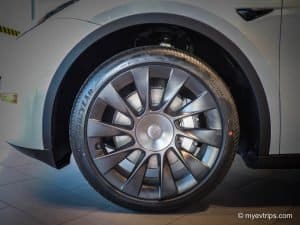 What Model Y Tires Should You Get? Gemini or Induction?