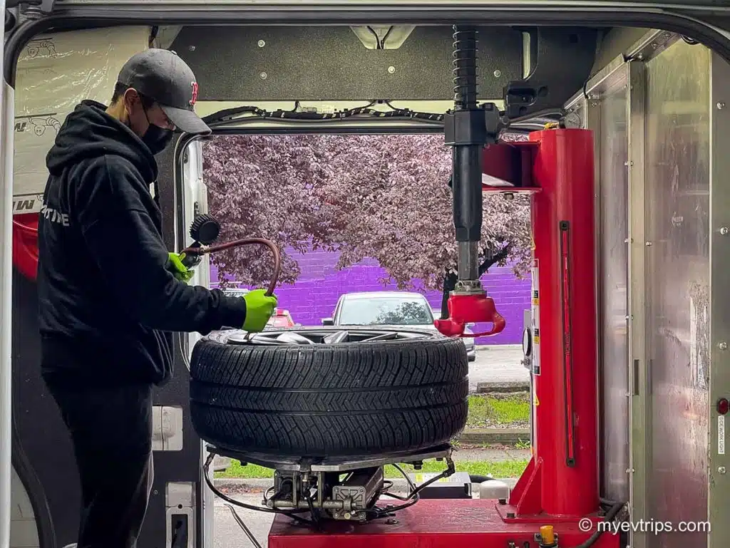 Want To Save Time on Your Vancouver Tire Change? Try Mobile Serivce.