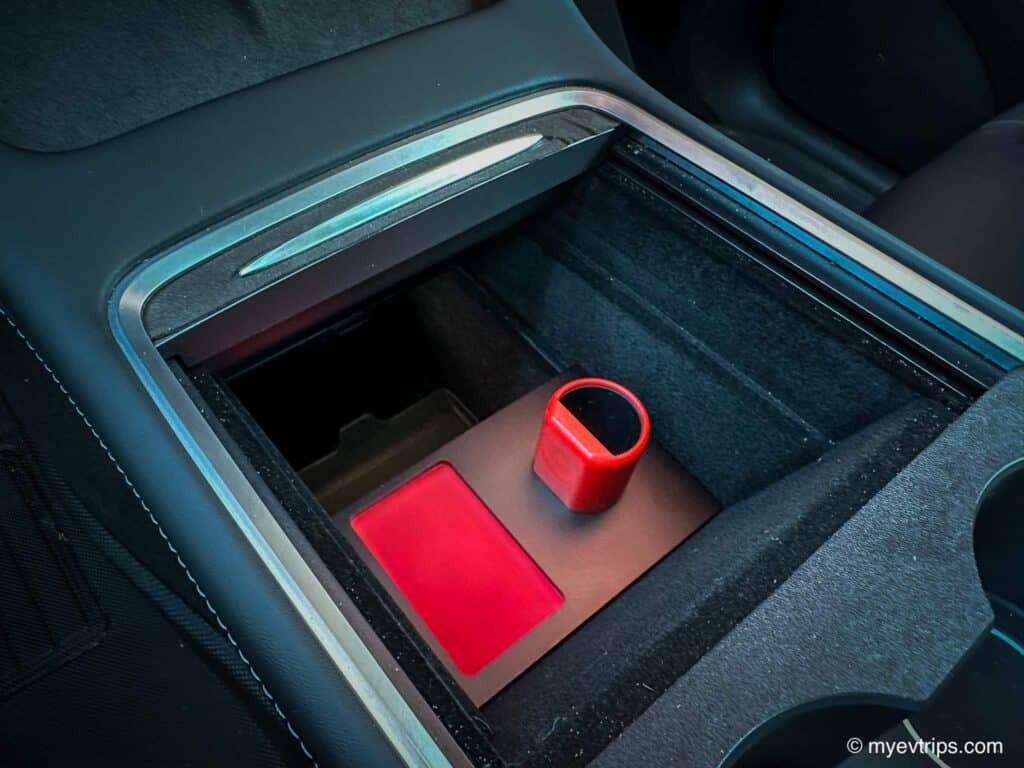 Jeda USB Hub Console installed in a Tesla Model Y console