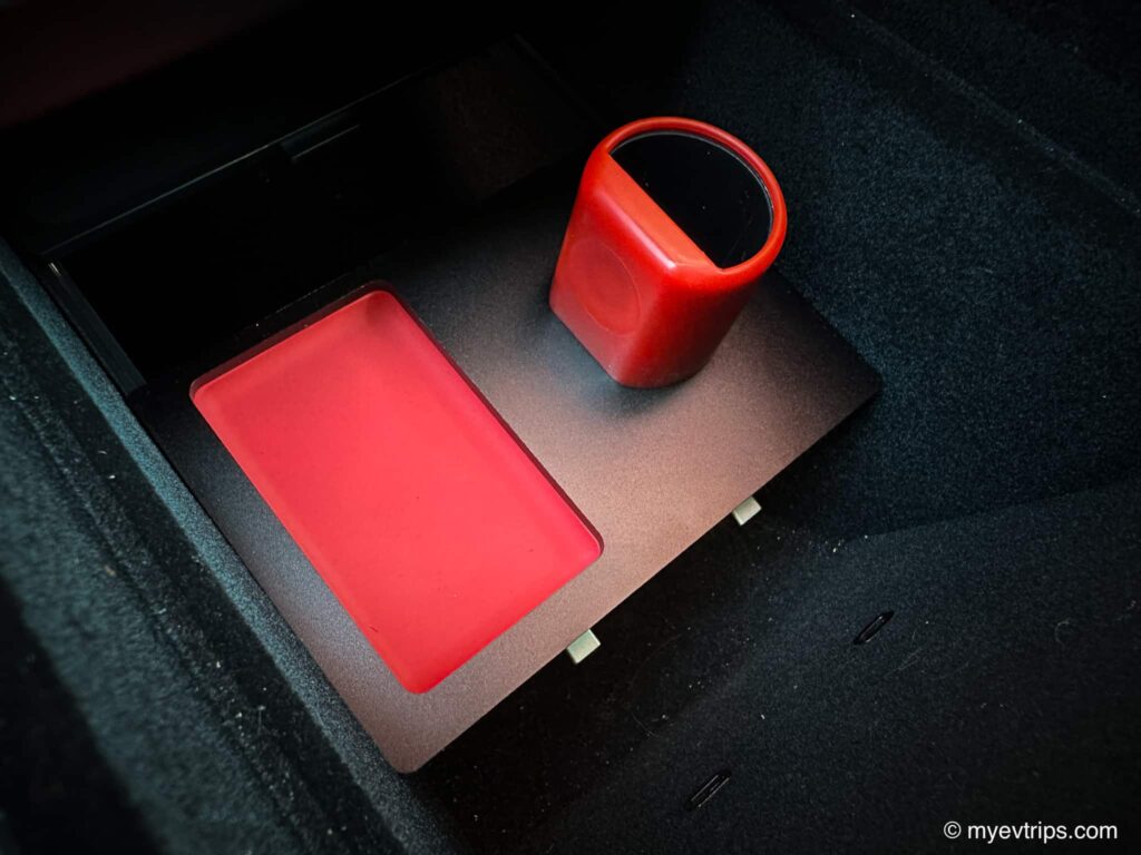 Jeda USB Hub Console installation in center console of Tesla Model Y