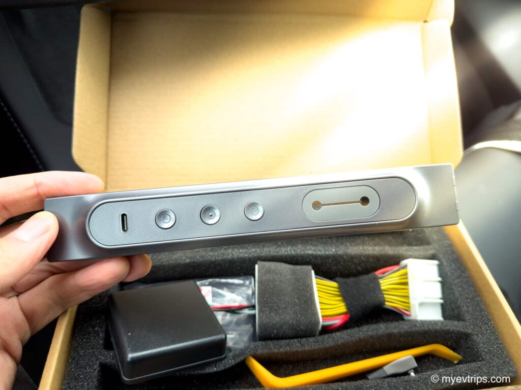 Yeslak Tesla shortcut buttons out of the box