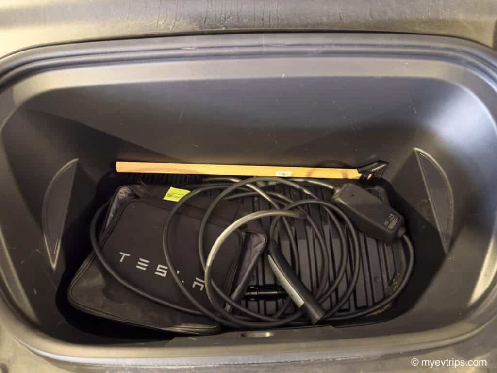 Mobile charger included with Hertz rental