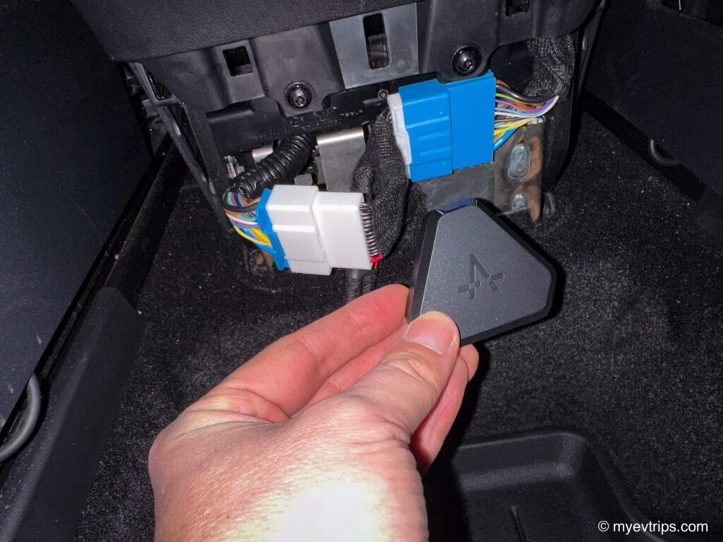 Installing the Tesla S3XY Knob commander unit in the back of a Tesla Model Y