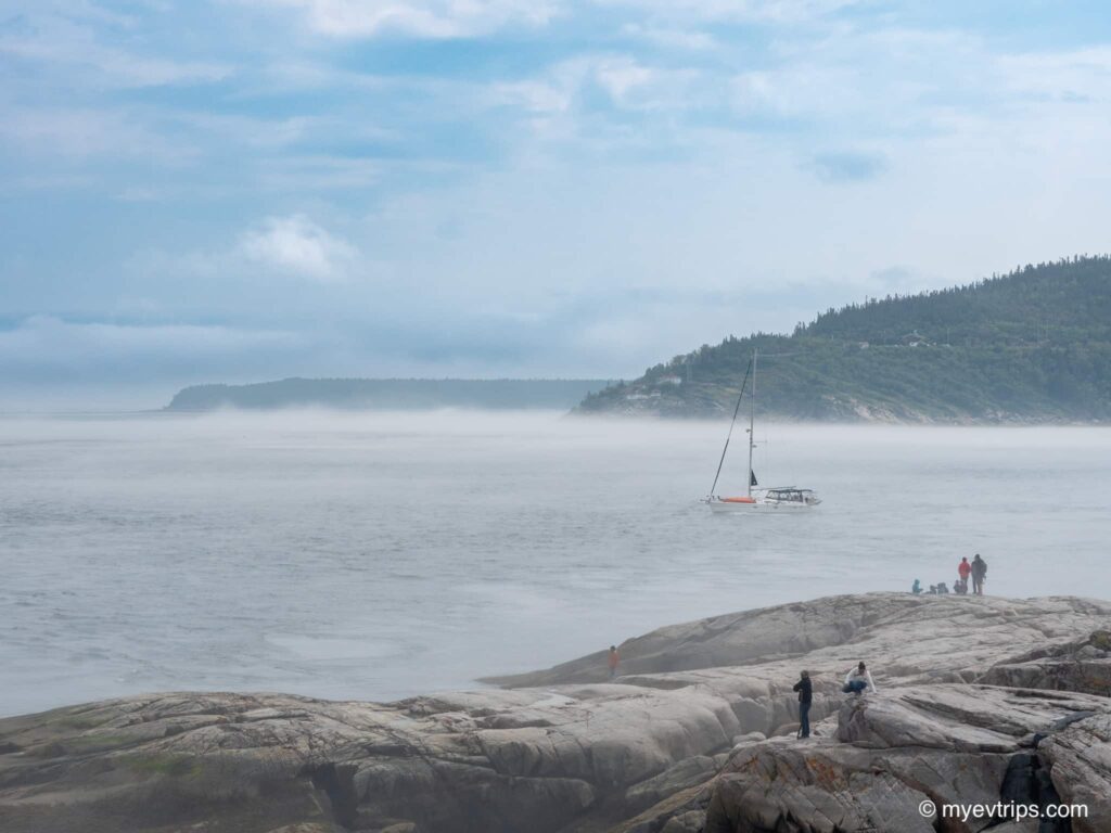 Sailboat off the coast of Tadoussac 