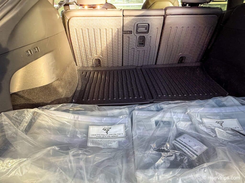 Installation of Teslation Model y trunk cover in inverted space