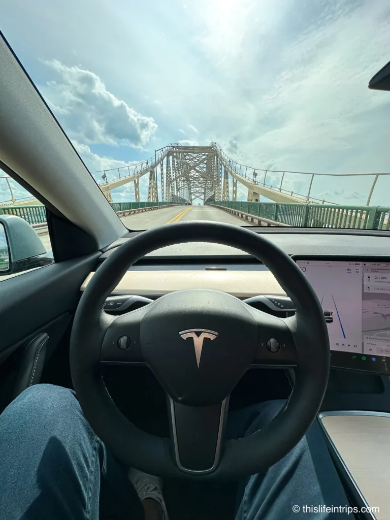 Tesla on autopilot on the International Bridge 