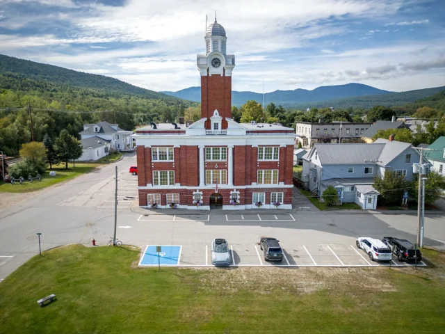 Quick stop in New Hampshire to stretch my legs and admire some small-town architecture. Love how these EV trips give me a reason to slow down and look around.

More unexpected gems from this trip at myevtrips.com
•
•
•  #NewHampshire #EVRoadTrip #TeslaModelY #DriveElectric #SmallTownCharm #MYEVTrips #SustainableTravel #ExploreNewEngland
