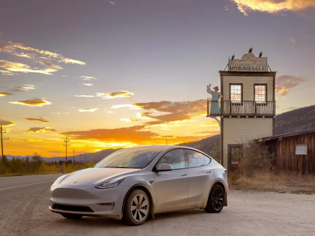Arrived in Dawson City with a patched tire, a drained battery and a story to tell. Turns out EVs can survive the remote road north.

Full recap at myevtrips.com.

#EVroadtrip #ElectricVehicleJourney #TeslaModelY #DawsonCity #electricvehicle #KlondikeHighway #YukonAdventure #OverlandDrive #SustainableTravel #tesla @travelyukon
