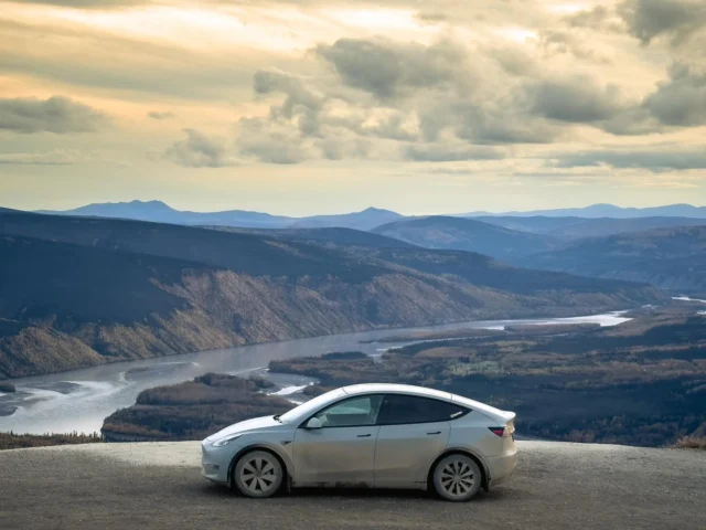 Dusk at the Midnight Dome

- Dawson City, Yukon 🇨🇦

#MidnightDome #DawsonCity #ExploreYukon #TravelYukon #Yukon #GoldenHourViews #DempsterHighway #EVAdventure #NorthernTravel #ElectricVehicleJourney #MYEVTrips